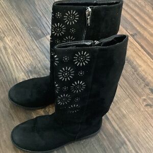 Kenneth Cole New York tall suede boots Kennedy Chop w/ sparkly flowers.  Sz 13